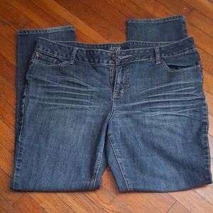 Apt. 9 Blue Straight Leg Jeans with Classic Fade